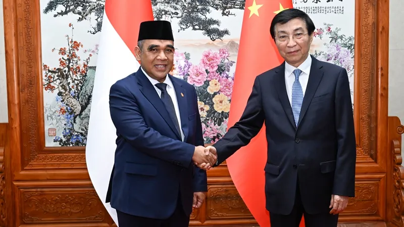 El máximo asesor político de China se reúne con el presidente de la Asamblea Consultiva del Pueblo de Indonesia