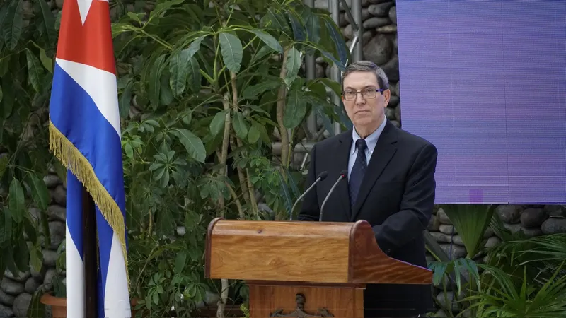 Cuba responde a EEUU: "En nuestras costas hay bellas playas, pero también diente de perro"