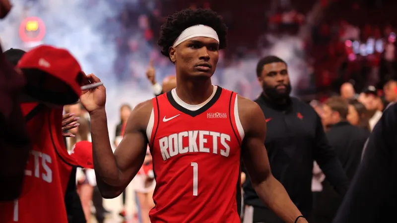 Los Rockets le dan más de 200 millones a Amen Thompson