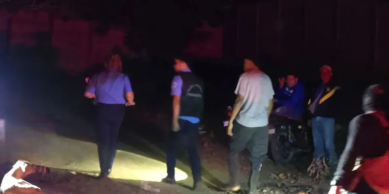 Encuentran el cuerpo de un hombre en descomposición en el lago de Managua
