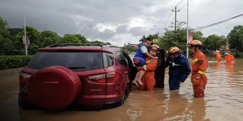 Tifón Narra golpea China y obliga a evacuar a más de 54.000 personas