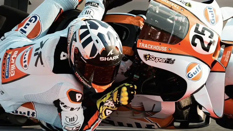 Raúl Fernández logra la primera pole de su vida en MotoGP con la pelea por el título en segunda fila