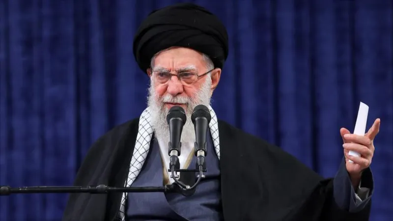 Visión del Líder mártir sobre crímenes de EEUU ¿Por qué el pueblo iraní corea “¡Muerte a EEUU!”?