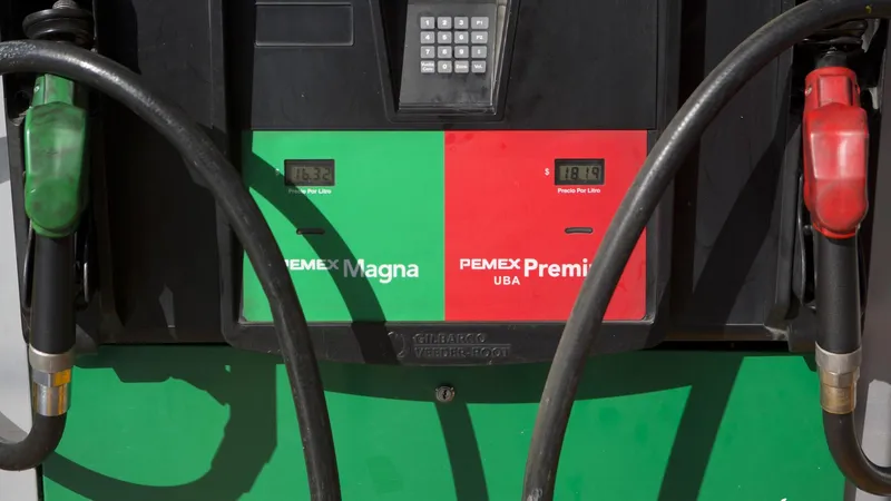 La refinación, la gran apuesta de México: ¿algún día bajará el precio de la gasolina?