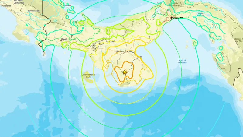 Fuerte sismo de magnitud mayor a 7,0 sacude Panamá