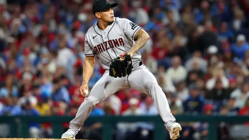Jonathan Loásiga registra un episodio sin carreras ante Tampa Bays