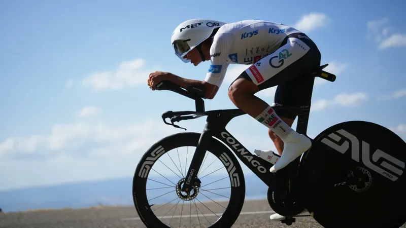 Isaac del Toro resiste en el Tour de France y conserva el podio tras intenso duelo con Seixas