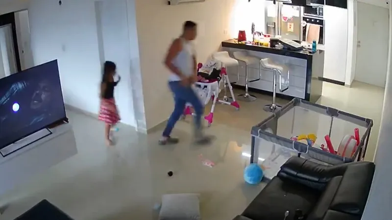 VIDEO: Padre e hija se salvan con apenas 10 segundos de anticipación tras recibir alerta sísmica en teléfono