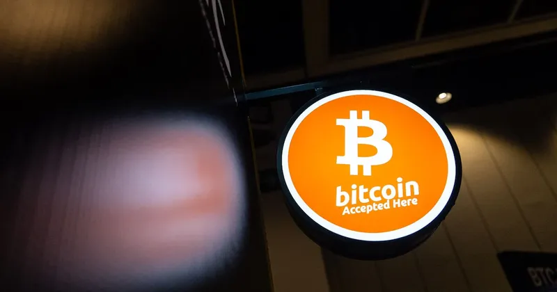 Bitcoin enfrenta vencimiento de opciones por US$15.000 millones mientras el mercado espera su próximo movimiento