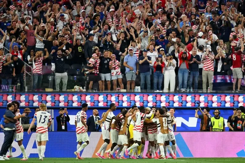 Estados Unidos derrota a Paraguay en su debut como anfitrión