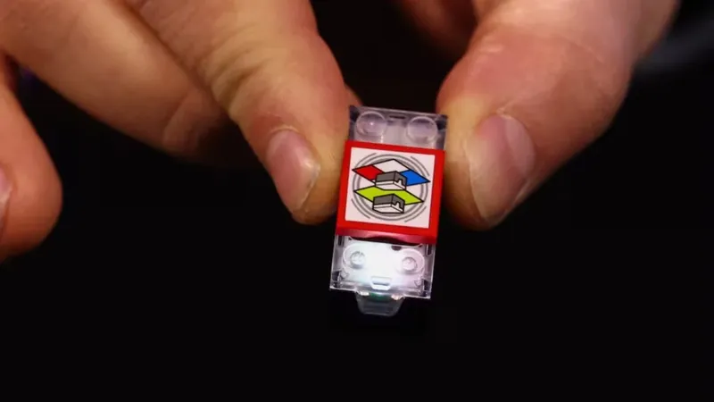 LEGO pasó años intentando que un ladrillo pudiera reconocer el mundo y acabó dándolo por perdido. Esa misma tarde, un último ajuste salvó la tecnología con la que quiere definir el próximo siglo del juego
