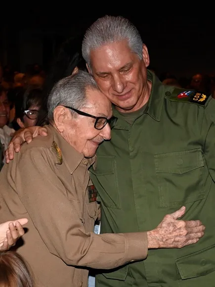 ¡Raúl es Cuba, y a Cuba no se toca! (+ Fotos y Video)