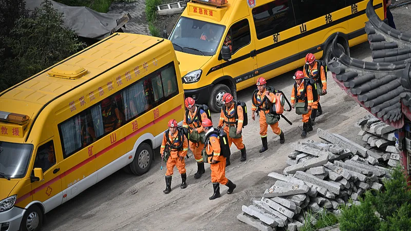 Xi Jinping pide máximo esfuerzo en rescate y atención a heridos