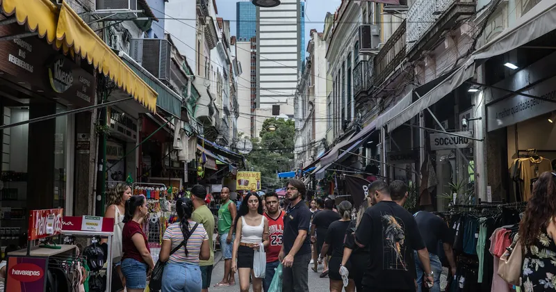 Economistas elevan previsión de tasas en Brasil ante una economía que sigue fuerte