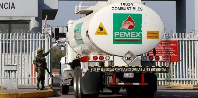 Cae exgobernador tras desmantelar millonaria red de contrabando de combustible en México