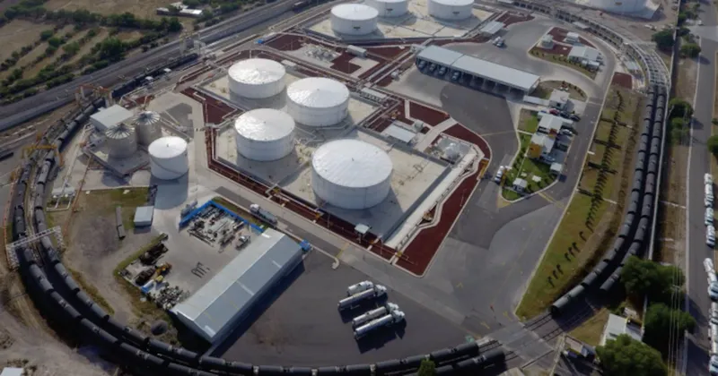 Terminal de combustibles de Grupo Simsa opera con normalidad pese a investigación de la Fiscalía mexicana