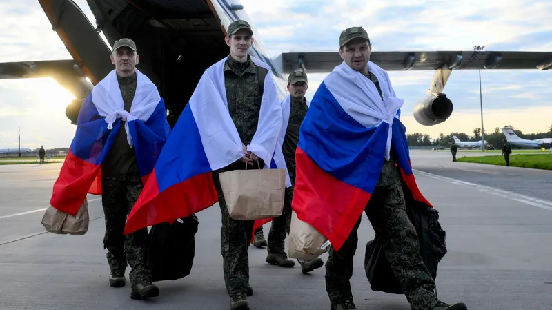 Rusia y Ucrania realizan un canje de prisioneros de guerra