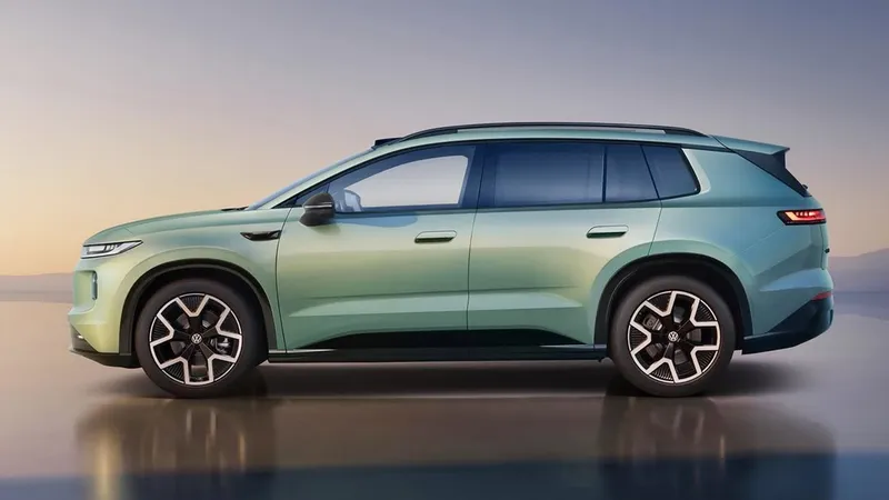 4,8 metros, 660 km de autonomía y cuesta 17.400€: Volkswagen presenta su nuevo SUV eléctrico con cara de futuro ‘ID. Tiguan’