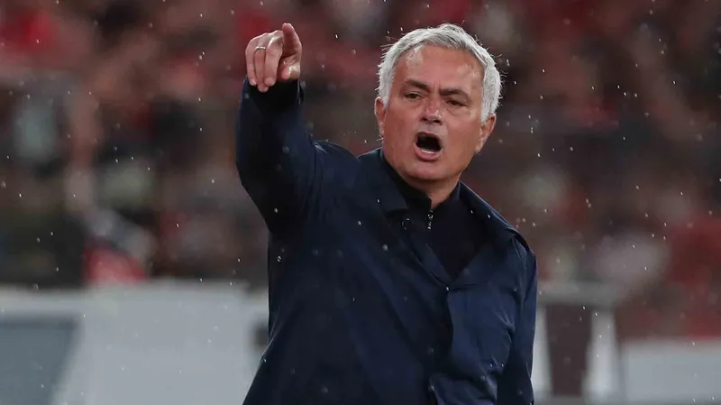 ¿Por qué José Mourinho reemplaza los fichajes de Xabi Alonso?