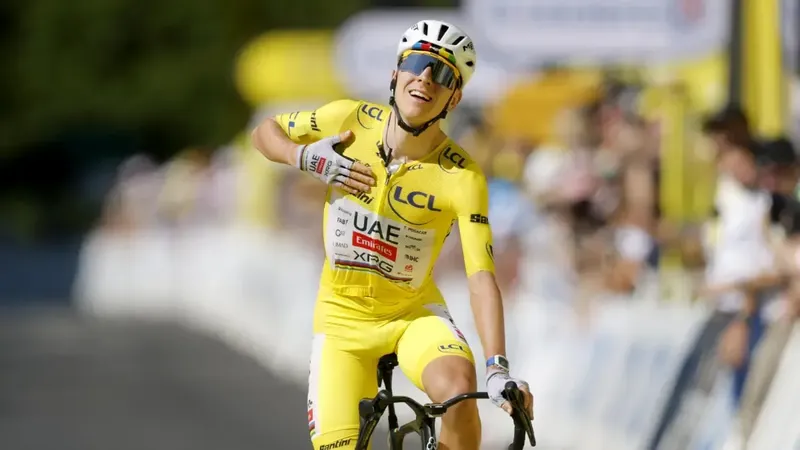 Pogacar aniquila de nuevo a sus rivales en la 10ª etapa del Tour tras un ataque demoledor