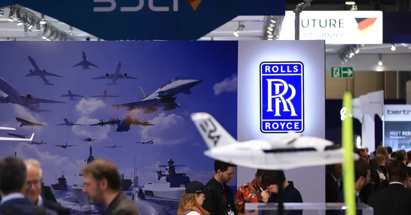 Rolls-Royce eleva otra vez sus previsiones por impulso de aviación, defensa e IA