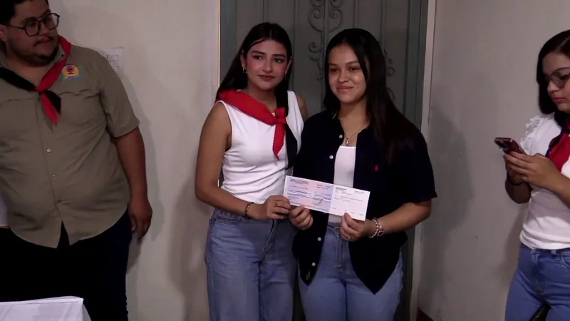 Estelí: universitarios reciben becas “pueblo presidente”