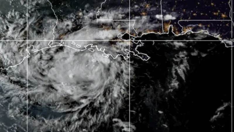 Tormenta Edouard gana fuerza y mantiene en alerta a Luisiana y Texas