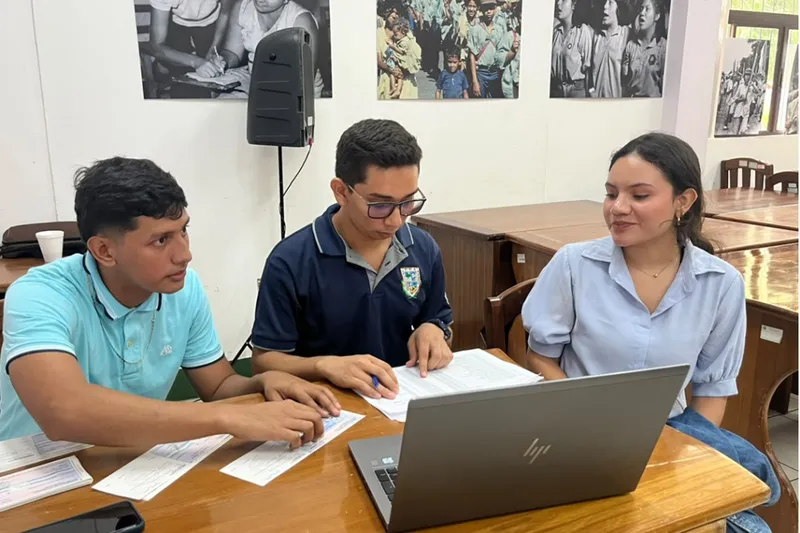 Casi 900 estudiantes reciben becas en la Universidad Nacional Agraria