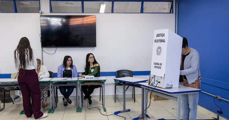 Brasil vive las elecciones más grandes en su historia y elige entre Lula y Bolsonaro