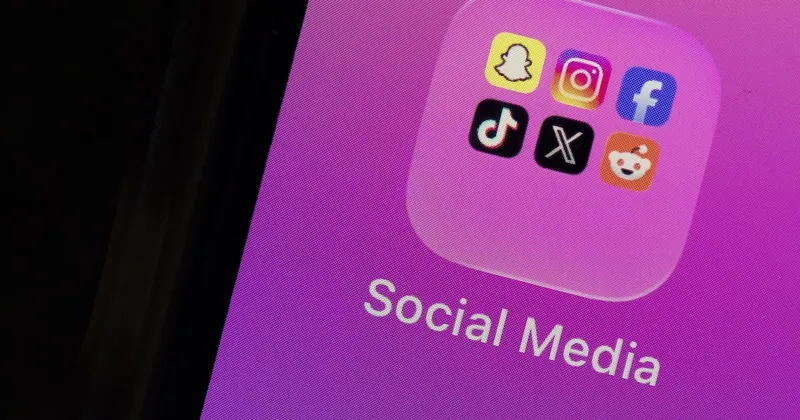 México estudia formas de regular el uso de las redes sociales entre menores de edad
