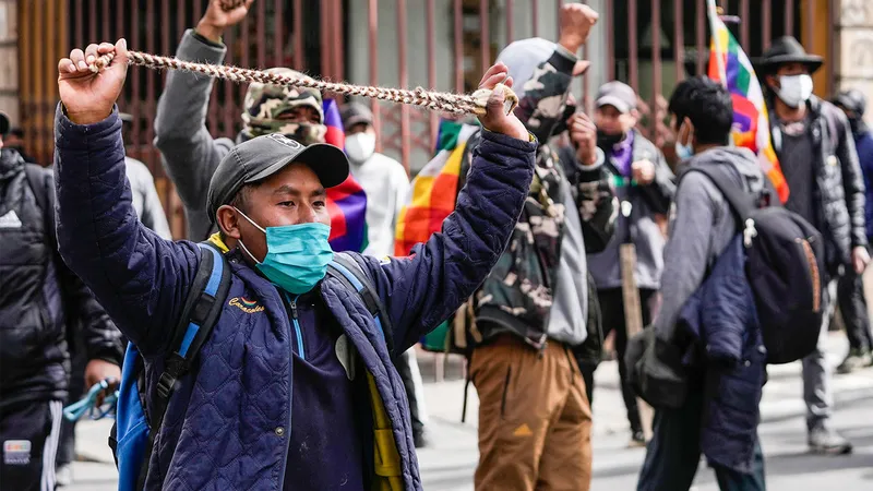 Narcotráfico, leyes impopulares y "gasolina basura": ¿que hay detrás de las protestas en Bolivia?