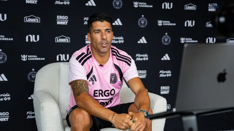 Luis Suárez habla de cómo debe ser el '9' del Barça, sus preferidos, Julián Álvarez y Flick
