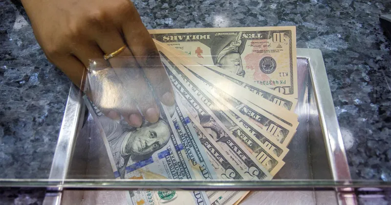 Goldman destaca fortaleza de esta moneda de América Latina ante alza de bonos en EE.UU.