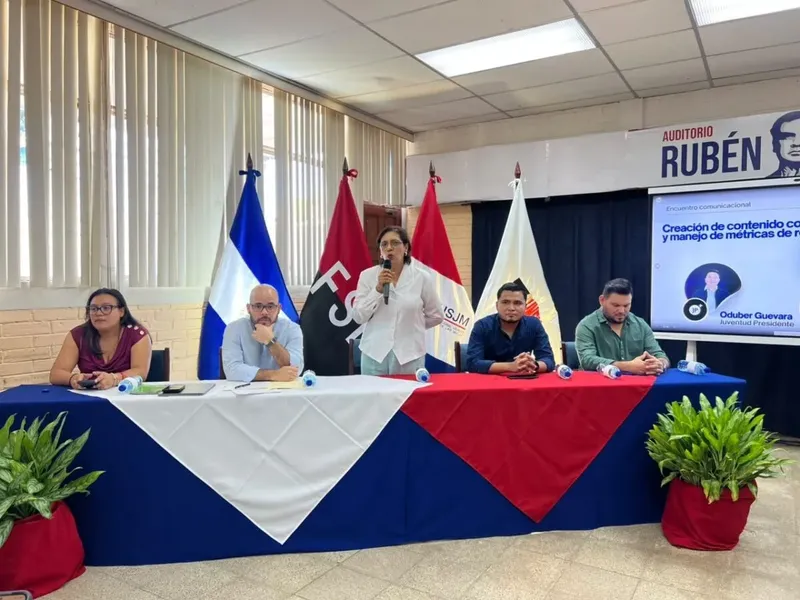 Comunicadores Sandinistas capacitan a estudiantes universitarios sobre uso de Inteligencia Artificial