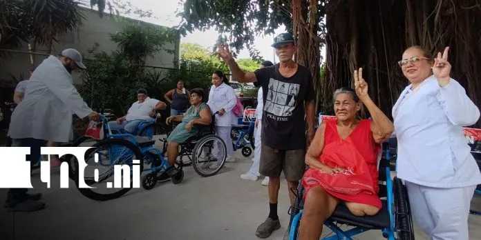 Entrega de sillas de ruedas mejora calidad de vida de 167 pacientes en Nicaragua