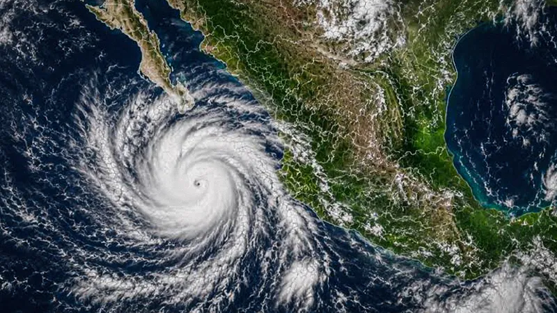 Tormenta tropical Marie amenaza a México