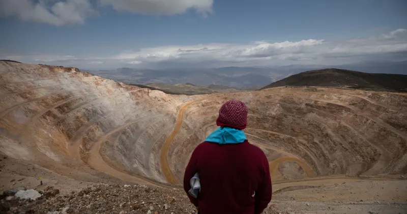 Perú propone nuevo sistema para formalizar a 30.000 mineros ante el auge de la minería ilegal