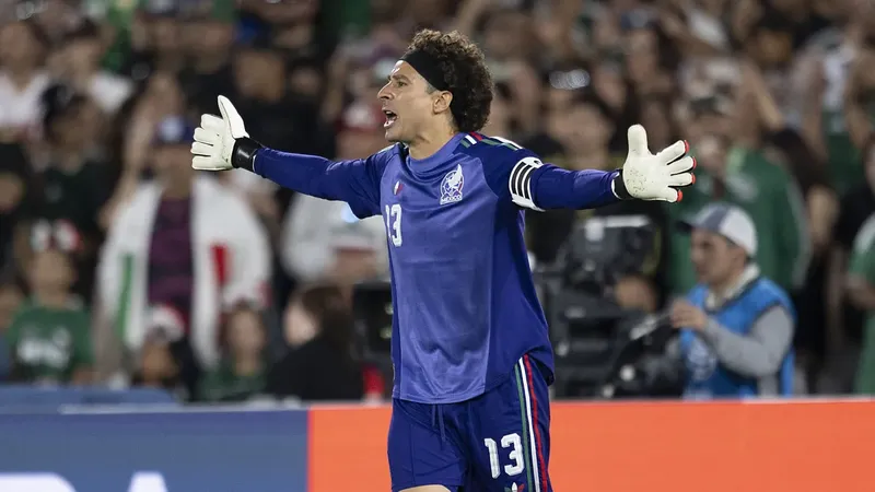Exmundialistas mexicanos le dan la espalda a Memo Ochoa y pronostican a “Tala” Rangel como portero titular del Tri