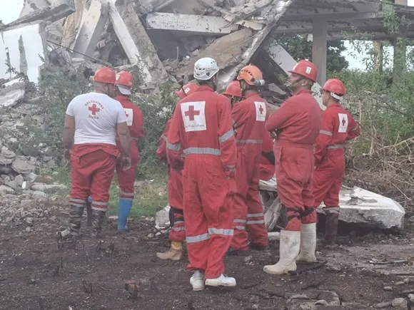 Desplome de estructura en una ESBEC moviliza fuerzas de rescate en Remedios (+Fotos)