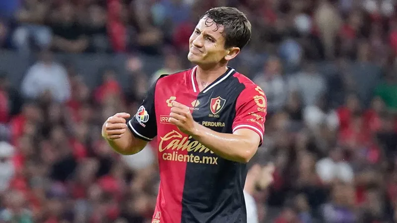 ¿Mucha presión? El Atlas se quedó con 9 y perdió ante Monterrey