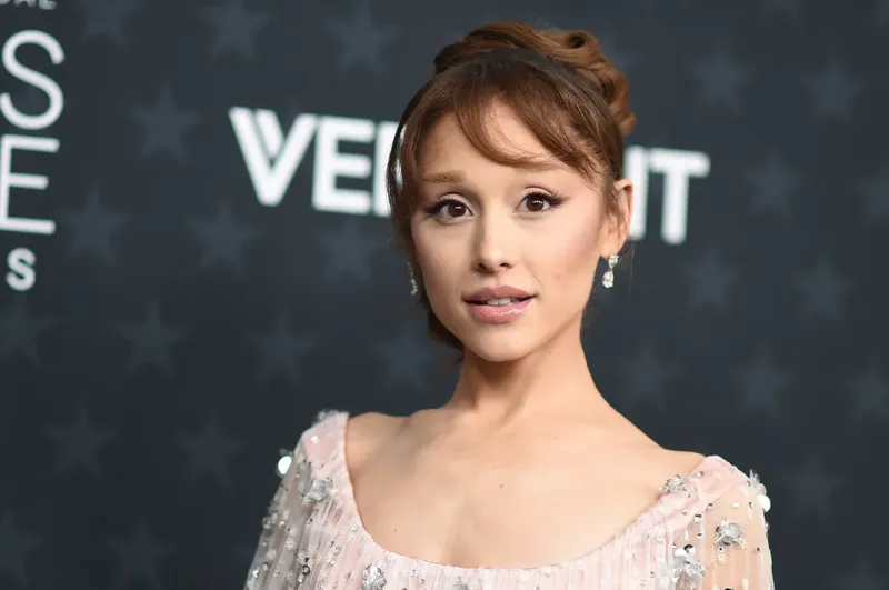 Ariana Grande demandó a hackers por la filtración de sus canciones