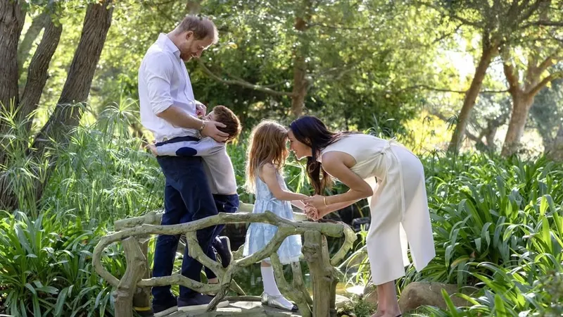 Meghan Markle comparte las primeras imágenes de sus hijos tras su mudanza al Reino Unido
