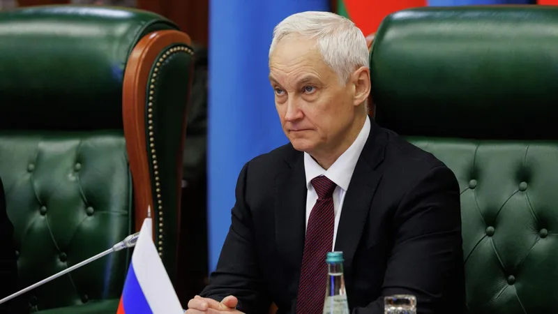 El ministro de Defensa de Rusia inspecciona el grupo de tropas Vostok