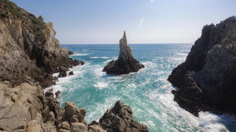 Este verano, Michoacán tiene el plan perfecto: playas, Pueblos Mágicos y una gastronomía que conquista desde el primer bocado