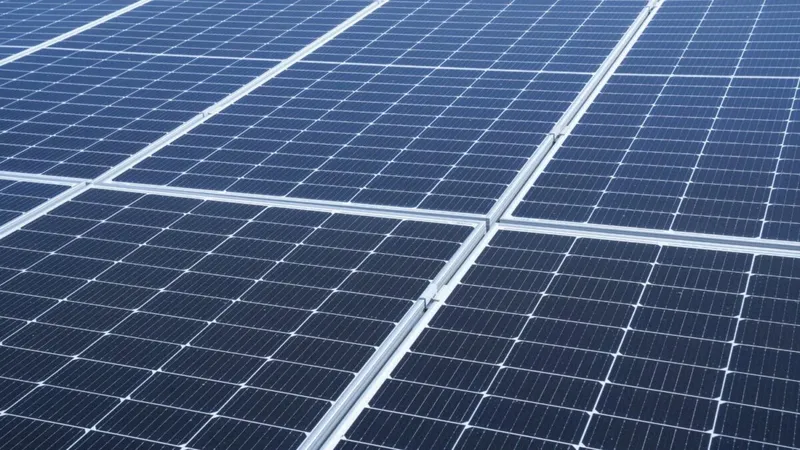 España instaló 41.500 megavatios de paneles solares en 15 años: ahora tiene que resolver qué hacer con ellos cuando se jubilen