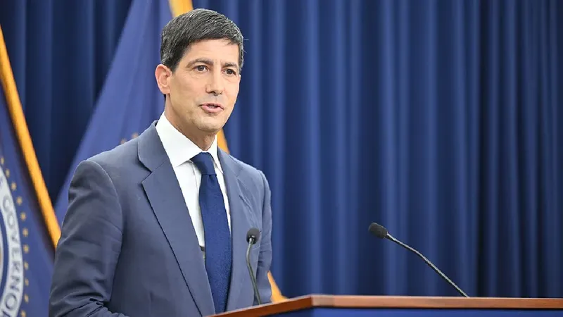 Kevin Warsh evita adelantar decisiones sobre tipos