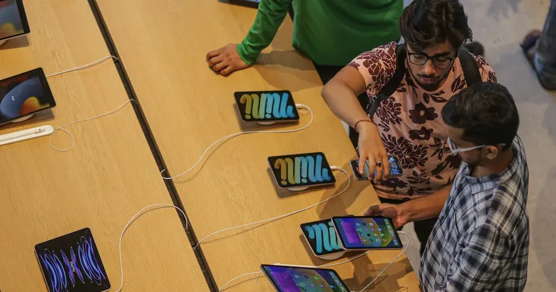 Acción de Apple cae con fuerza tras subir los precios de sus iPad y Mac por escasez de chips