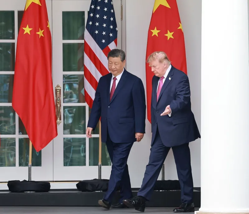 Xi afirma que está dispuesto a trabajar con Trump para dirigir las relaciones China-EEUU por rumbo estable