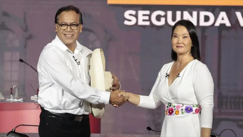 Perú: Sánchez mantiene ventaja sobre Fujimori con 95% de votos escrutados