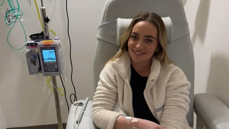 Comenzó a broncearse a los 15 años y terminó luchando por otras jóvenes